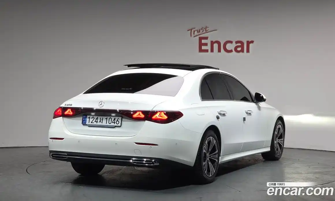 Mercedes-Benz E-Class 2024 2.0 Автомат в Москве № 262306, фото 10