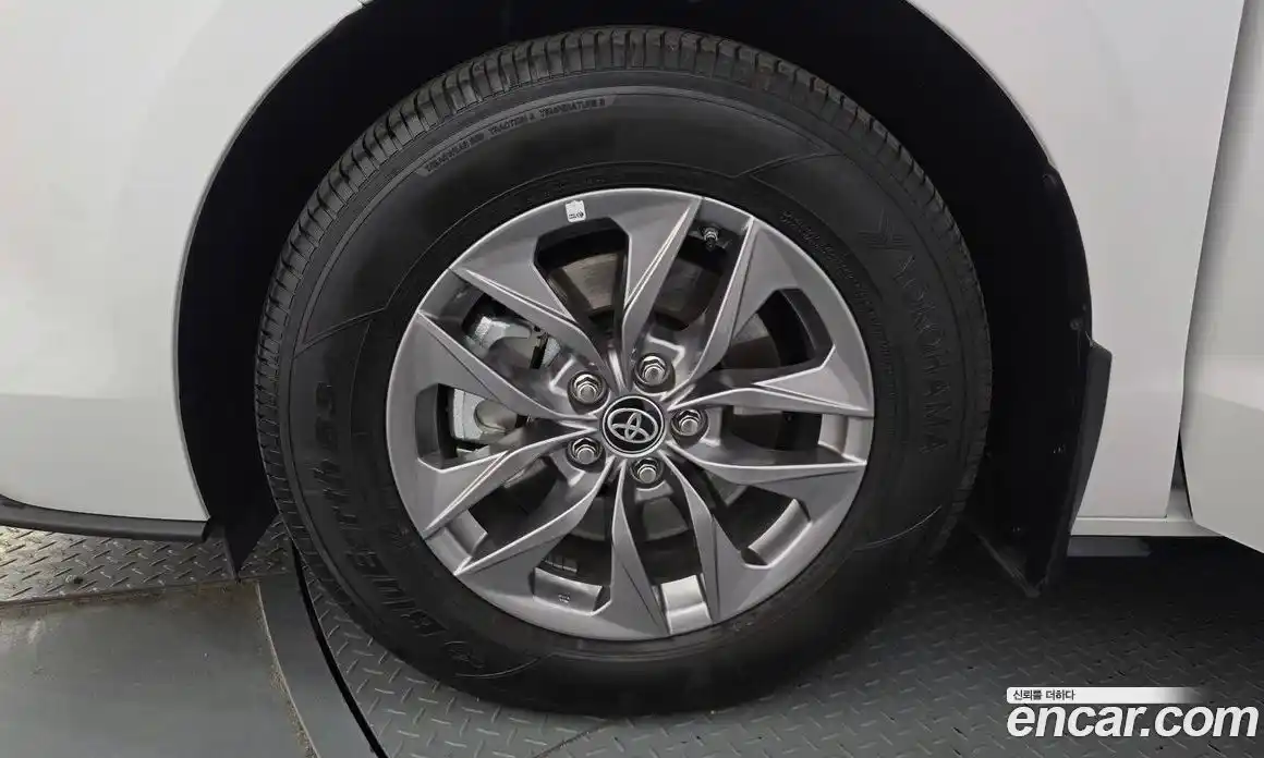 Toyota Sienna 2024 2.5 Автомат в Москве № 271198, фото 18