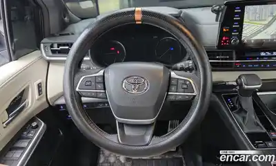 Toyota Sienna 2024 2.5 Автомат в Москве № 271198, миниатюра 2