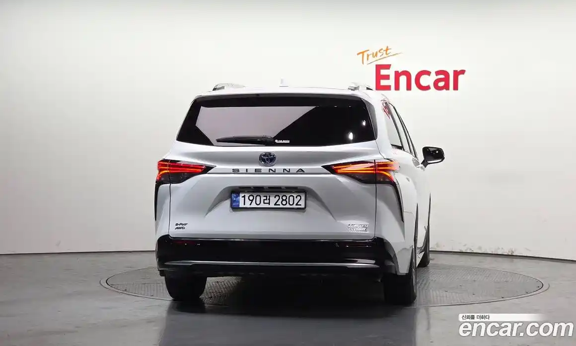 Toyota Sienna 2024 2.5 Автомат в Москве № 271198, фото 10