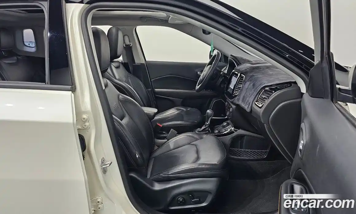 Jeep Compass 2018 2.4 Автомат в Москве № 278484, фото 17