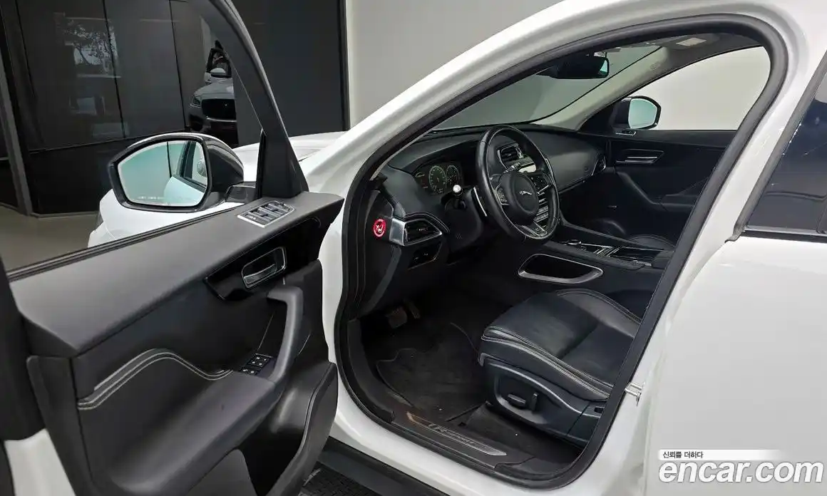 Jaguar F-Pace 2018 2.0 Автомат в Москве № 290785, фото 12