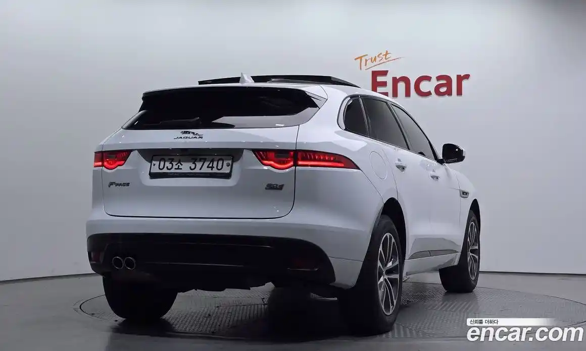 Jaguar F-Pace 2018 2.0 Автомат в Москве № 290785, фото 17