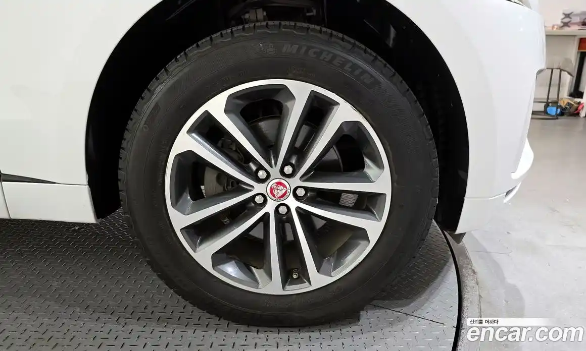 Jaguar F-Pace 2018 2.0 Автомат в Москве № 290785, фото 4