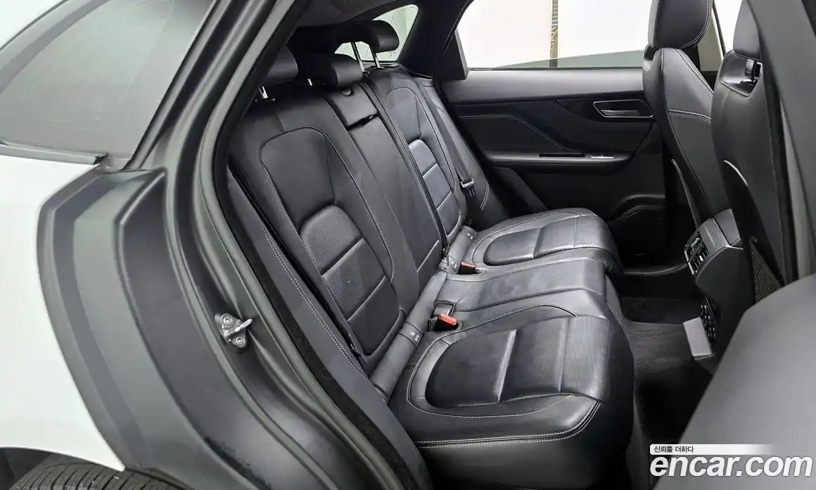 Jaguar F-Pace 2018 2.0 Автомат в Москве № 290785, фото 9