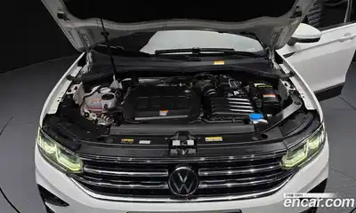 Volkswagen Tiguan 2023 2.0 Автомат в Москве № 301314, миниатюра 7