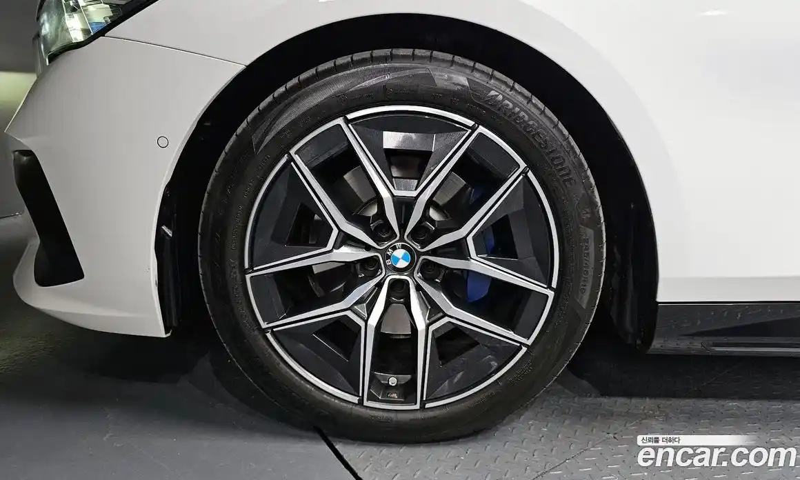 BMW 5-Series 2025 2.0 Автомат в Москве № 302424, фото 15