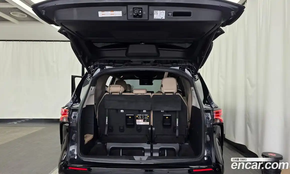 Toyota Sienna 2021 2.5 Автомат в Москве № 302623, фото 5