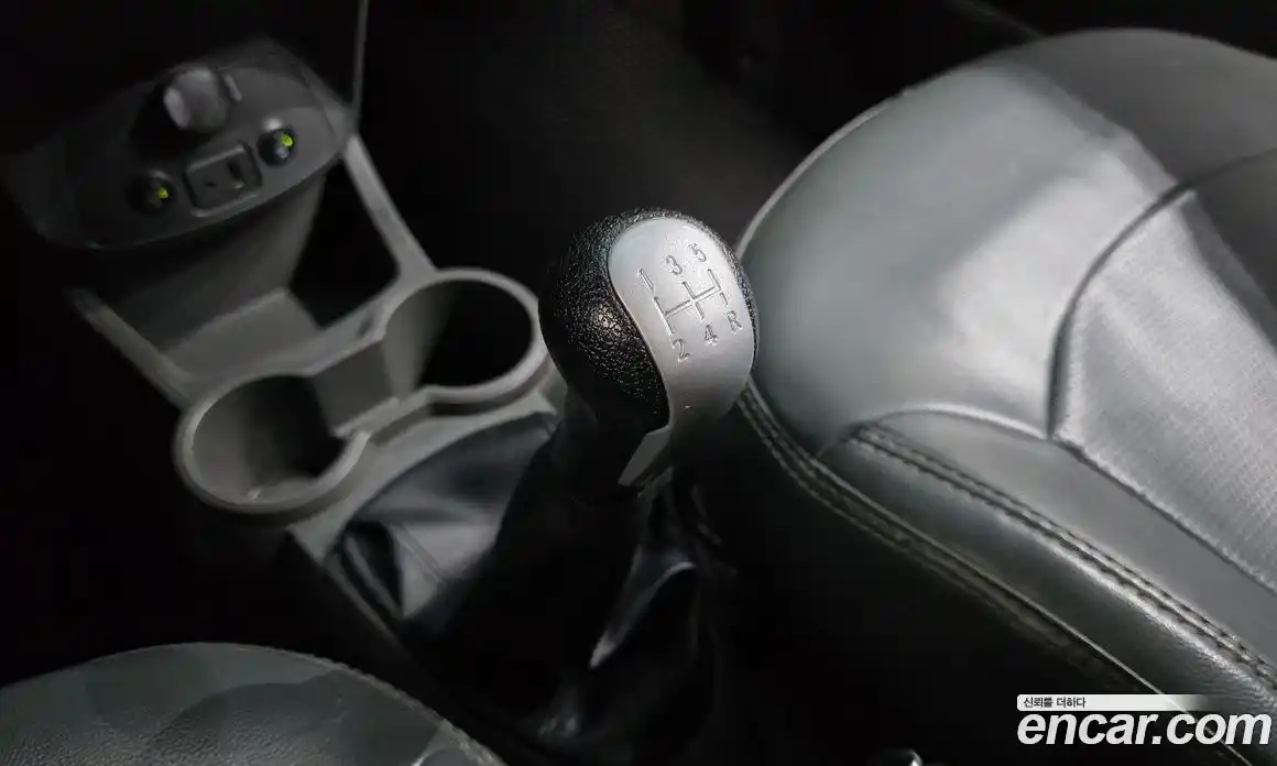 Chevrolet Spark 2015 1.0 Механическая в Москве № 327168, фото 16