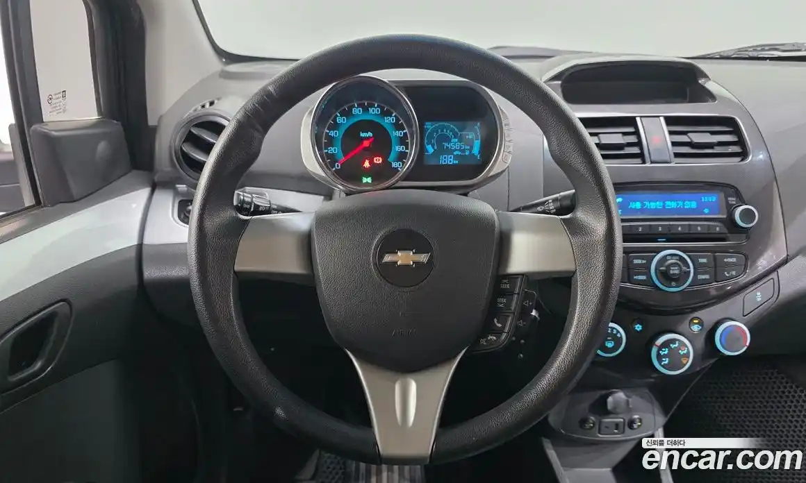 Chevrolet Spark 2015 1.0 Механическая в Москве № 327168, фото 17