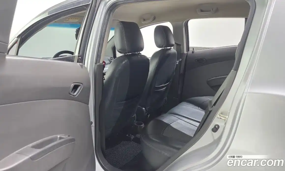 Chevrolet Spark 2015 1.0 Механическая в Москве № 327168, фото 20