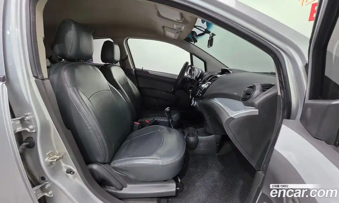 Chevrolet Spark 2015 1.0 Механическая в Москве № 327168, фото 5