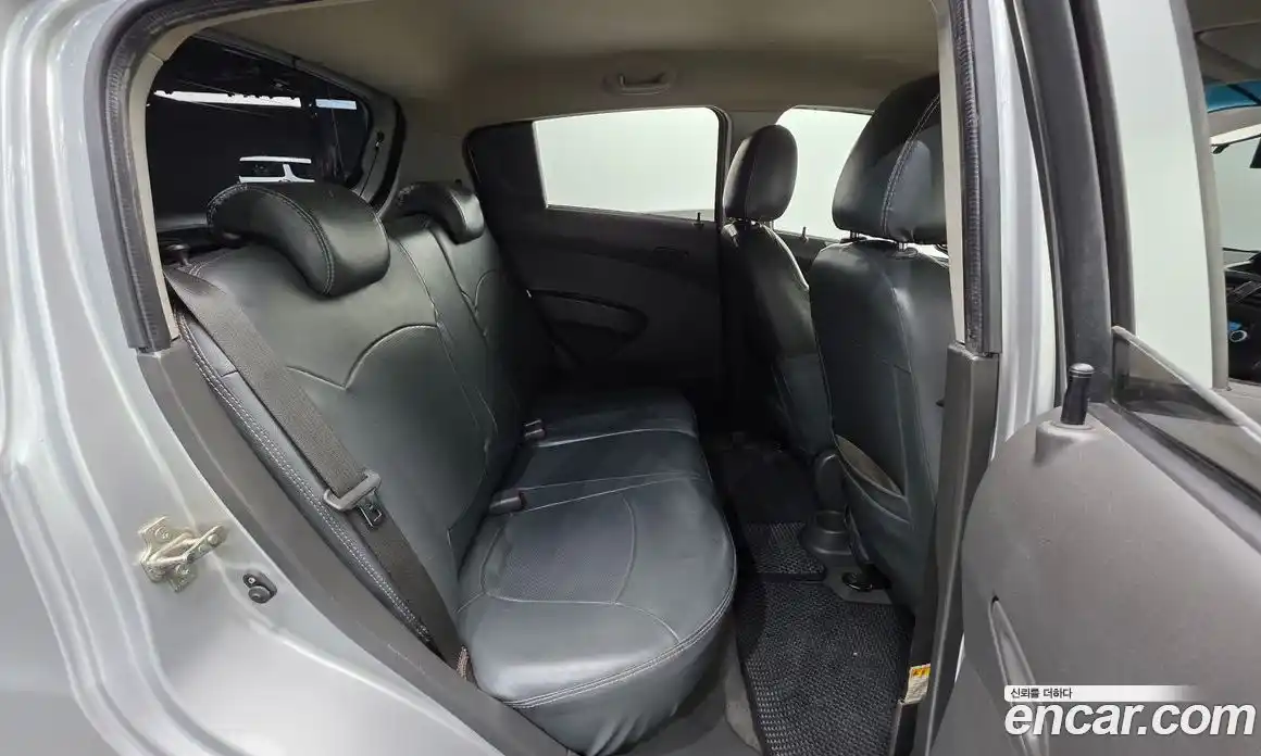 Chevrolet Spark 2015 1.0 Механическая в Москве № 327168, фото 6