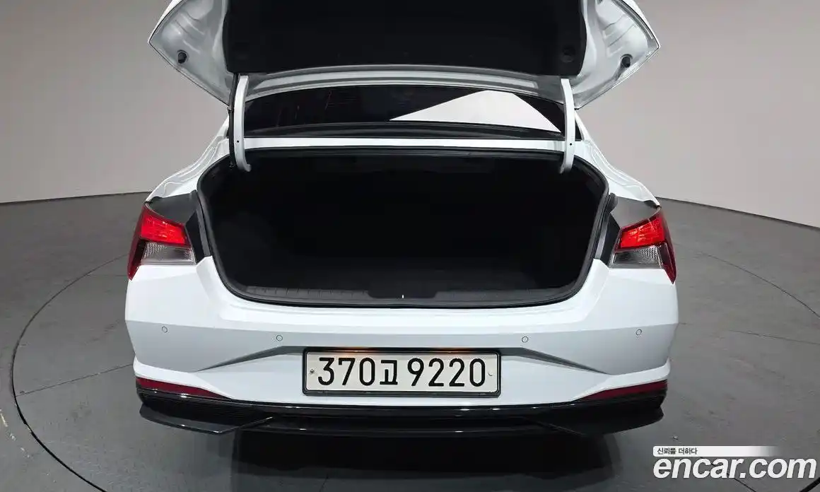 Hyundai Avante 2023 1.6 Автомат в Москве № 330896, фото 7