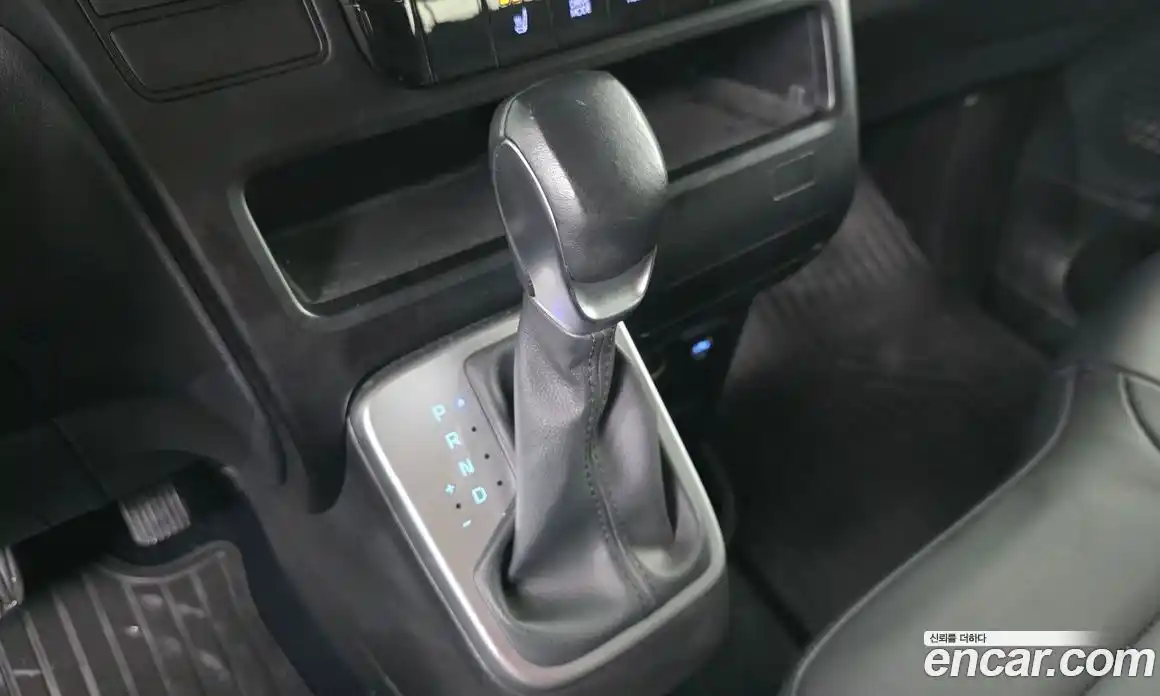 Hyundai Staria 2025 1.6 Автомат в Москве № 44202, фото 14