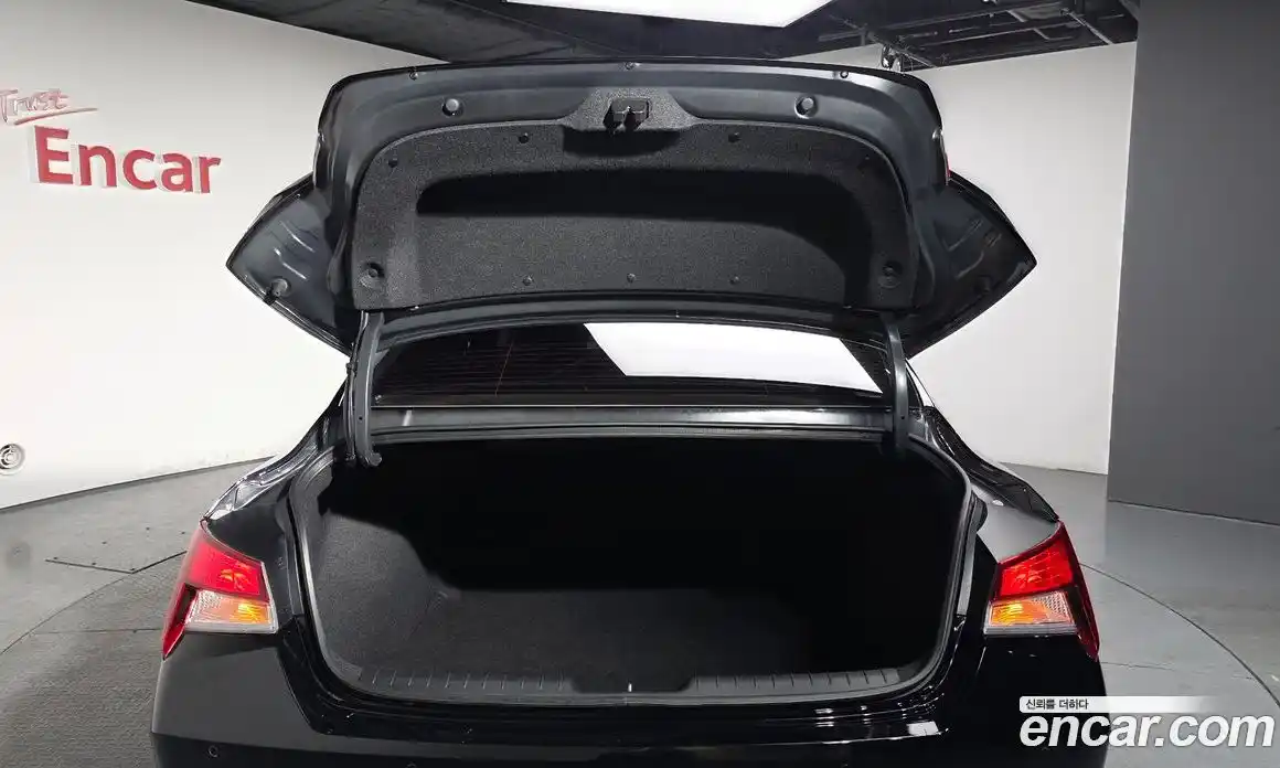 Hyundai Avante 2023 1.6 Автомат в Москве № 45818, фото 14