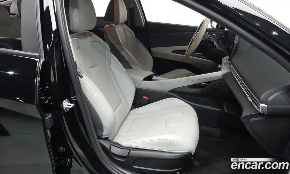 Hyundai Avante 2023 1.6 Автомат в Москве № 45818, фото 18