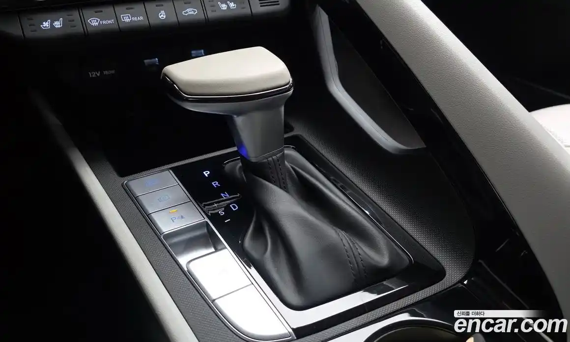 Hyundai Avante 2023 1.6 Автомат в Москве № 45818, фото 8