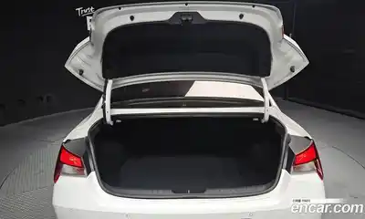 Hyundai Avante 2023 1.6 Автомат в Москве № 46918, миниатюра 12