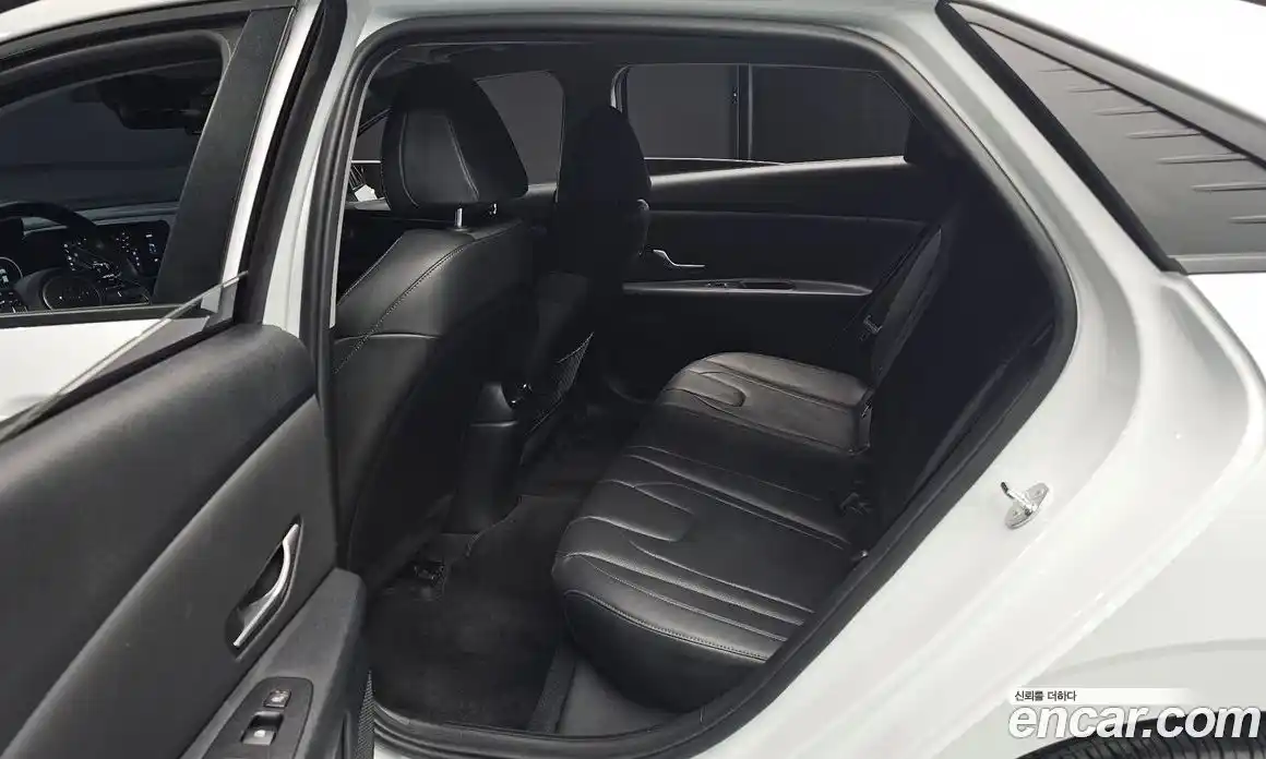 Hyundai Avante 2023 1.6 Автомат в Москве № 46918, фото 13