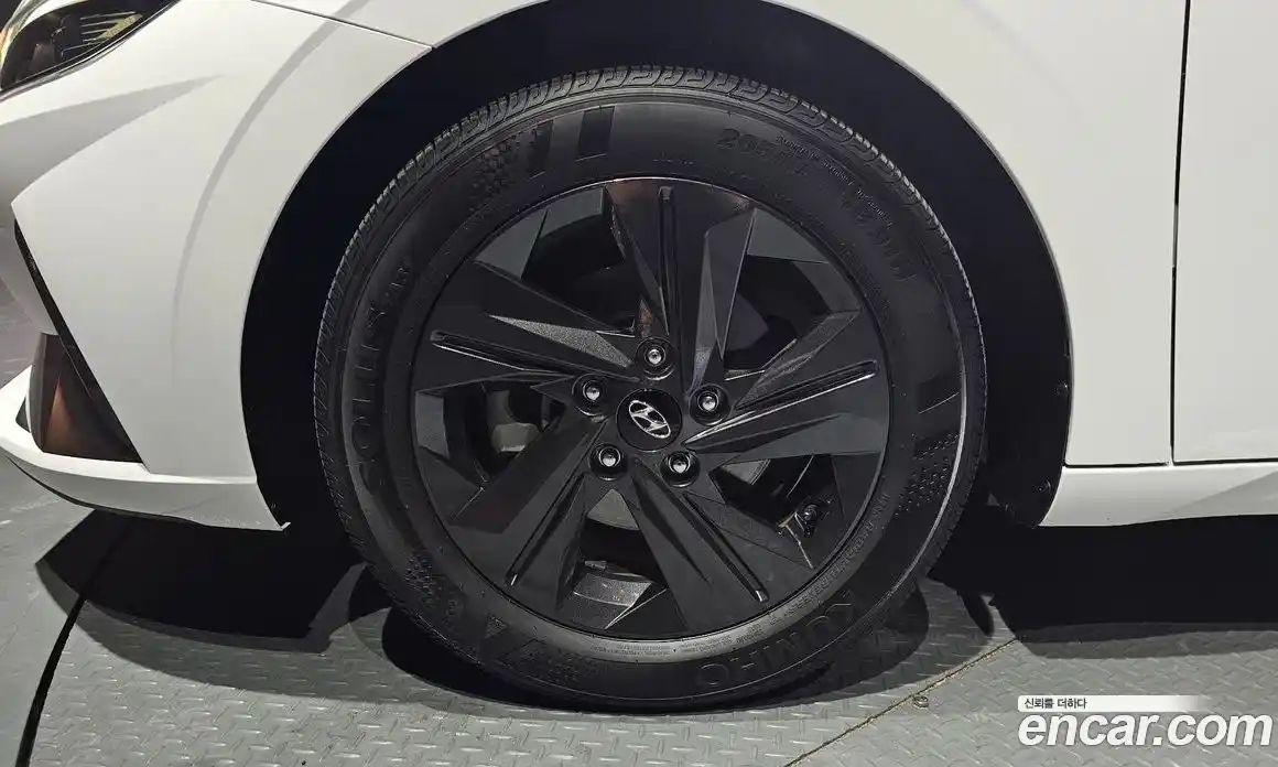 Hyundai Avante 2023 1.6 Автомат в Москве № 46918, фото 18