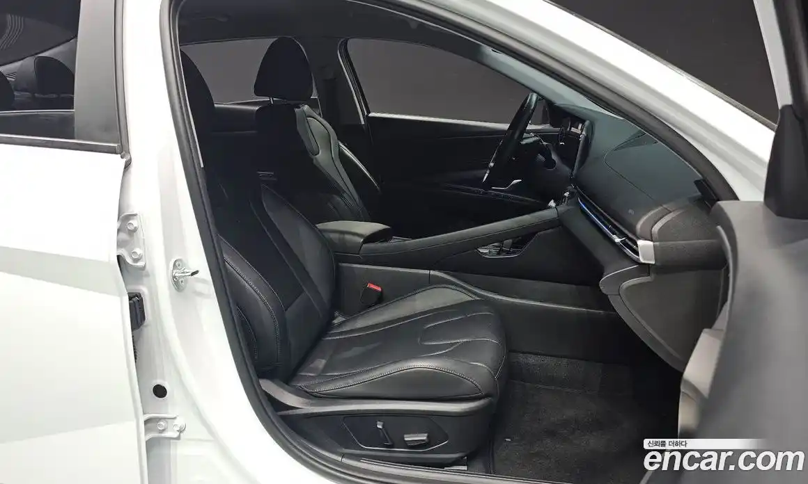 Hyundai Avante 2023 1.6 Автомат в Москве № 46918, фото 19