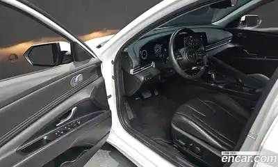 Hyundai Avante 2023 1.6 Автомат в Москве № 46918, миниатюра 5