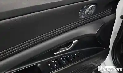 Hyundai Avante 2023 1.6 Автомат в Москве № 46918, миниатюра 10