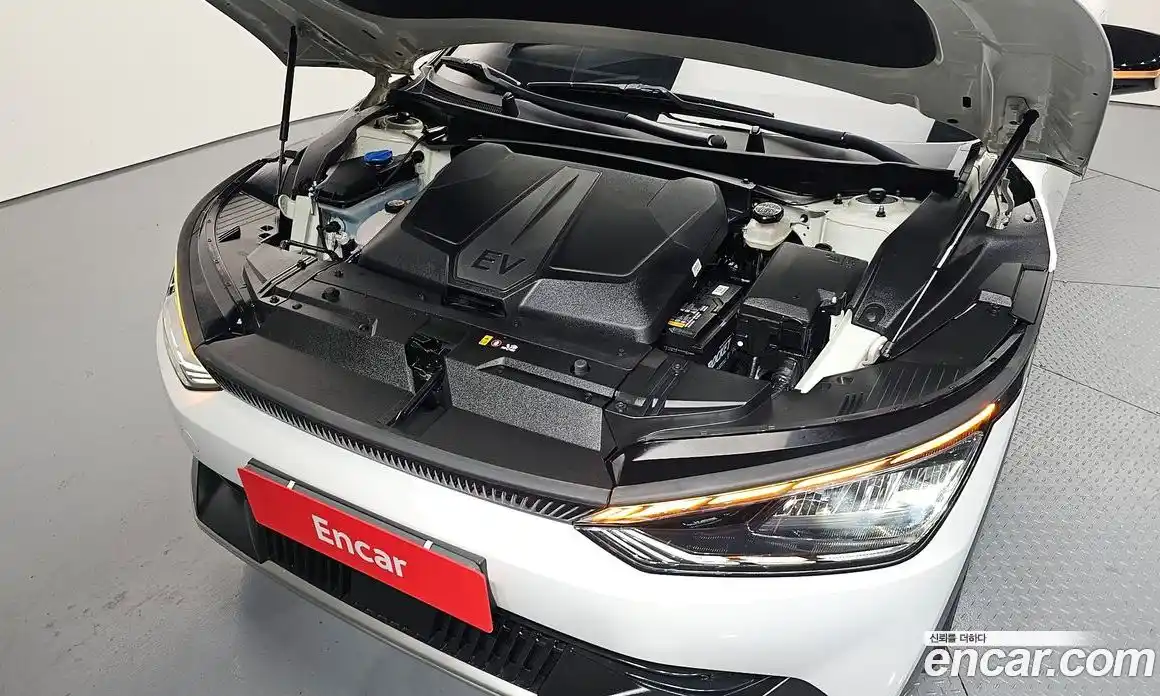 Kia EV6 2022 0.1 Автомат в Москве № 72967, фото 17