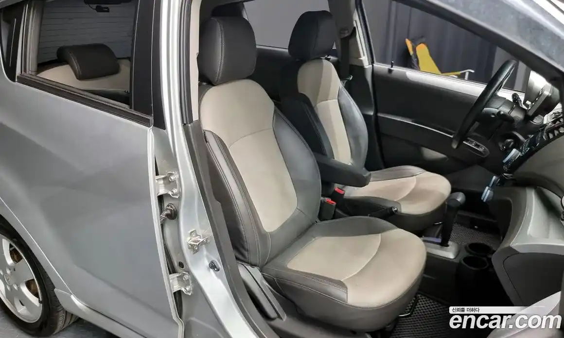 Chevrolet Spark 2012 1.0 Автомат в Москве № 92579, фото 7