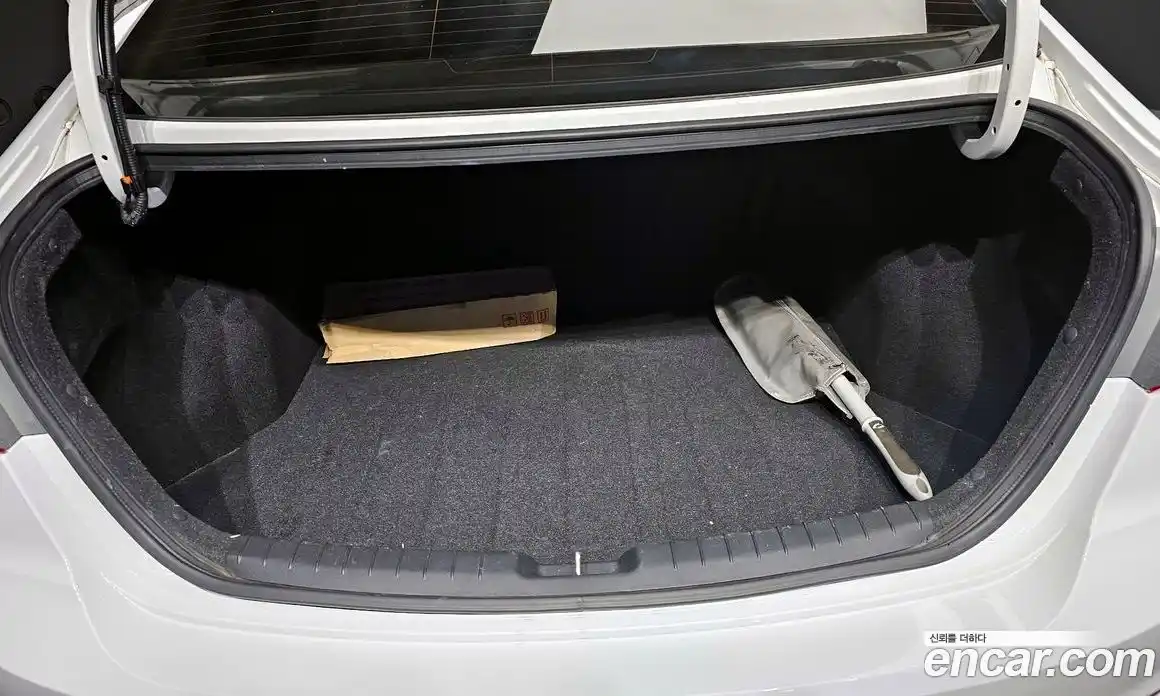 Hyundai Avante 2017 1.6 Автомат в Москве № 110526, фото 17