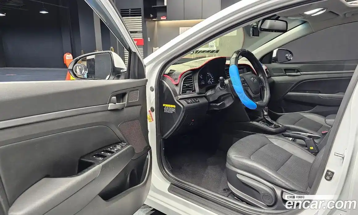 Hyundai Avante 2017 1.6 Автомат в Москве № 110526, фото 7