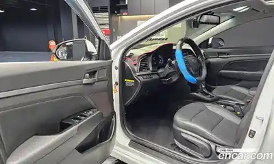 Hyundai Avante 2017 1.6 Автомат в Москве № 110526, миниатюра 7