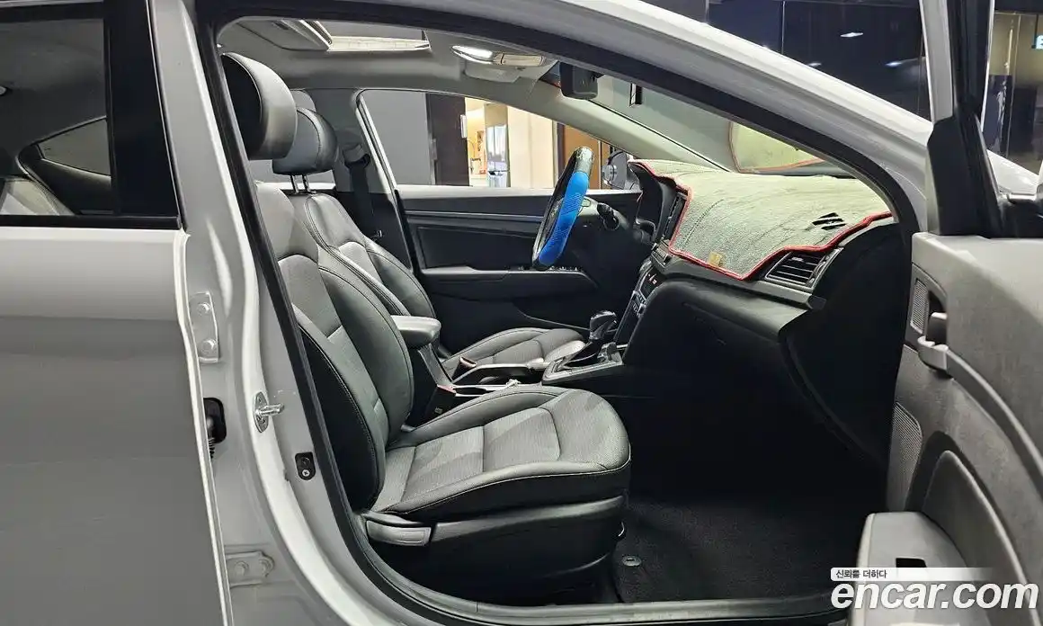 Hyundai Avante 2017 1.6 Автомат в Москве № 110526, фото 9