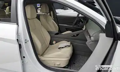 Hyundai Avante 2024 1.6 Автомат в Москве № 117307, миниатюра 6