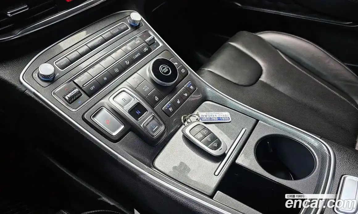 Hyundai Santa Fe 2021 2.2 Автомат в Москве № 127056, фото 20