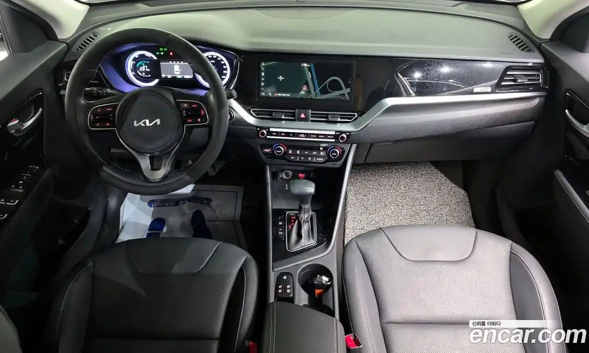 Kia Niro 2022 1.6 Автомат в Москве № 128681, фото 16