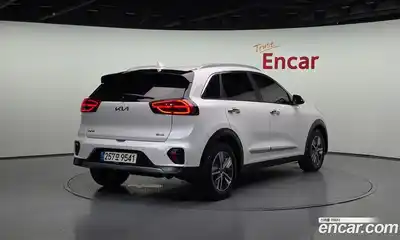 Kia Niro 2022 1.6 Автомат в Москве № 128681, миниатюра 3