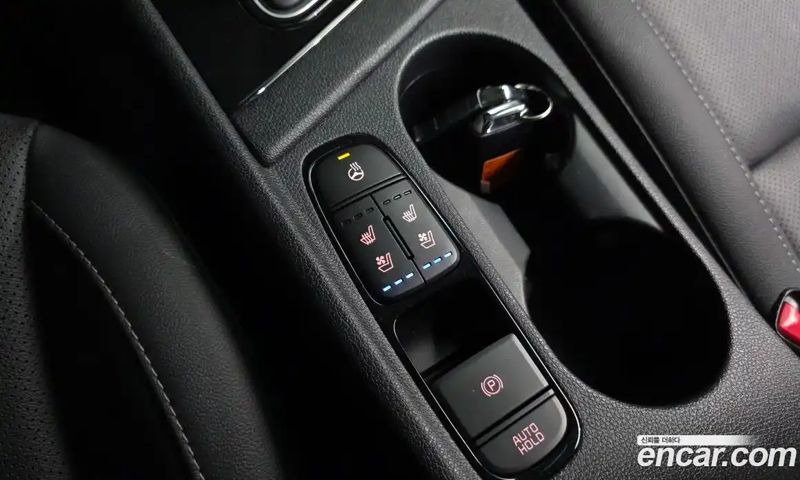 Kia Niro 2022 1.6 Автомат в Москве № 128681, фото 7