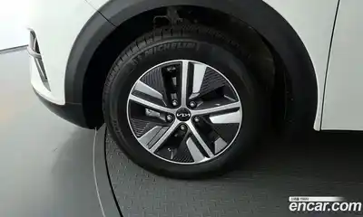 Kia Niro 2022 1.6 Автомат в Москве № 128681, миниатюра 9