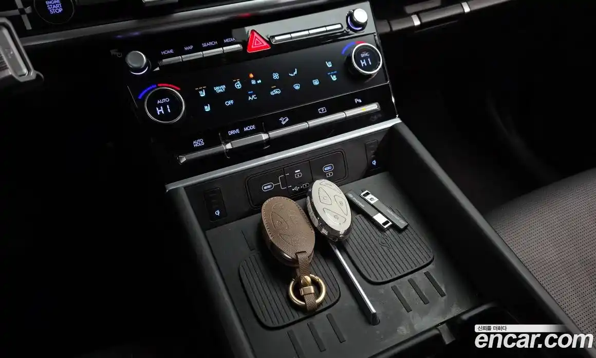 Hyundai Santa Fe 2025 1.6 Автомат в Москве № 130152, фото 15