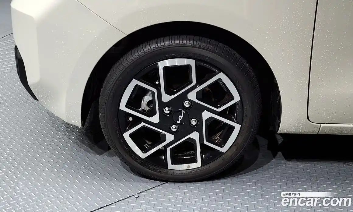 Kia Ray 2023 1.0 Автомат в Москве № 131977, фото 4