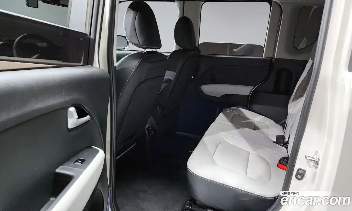 Kia Ray 2023 1.0 Автомат в Москве № 131977, фото 6