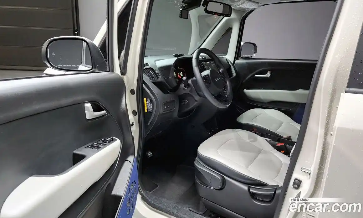 Kia Ray 2023 1.0 Автомат в Москве № 131977, фото 10