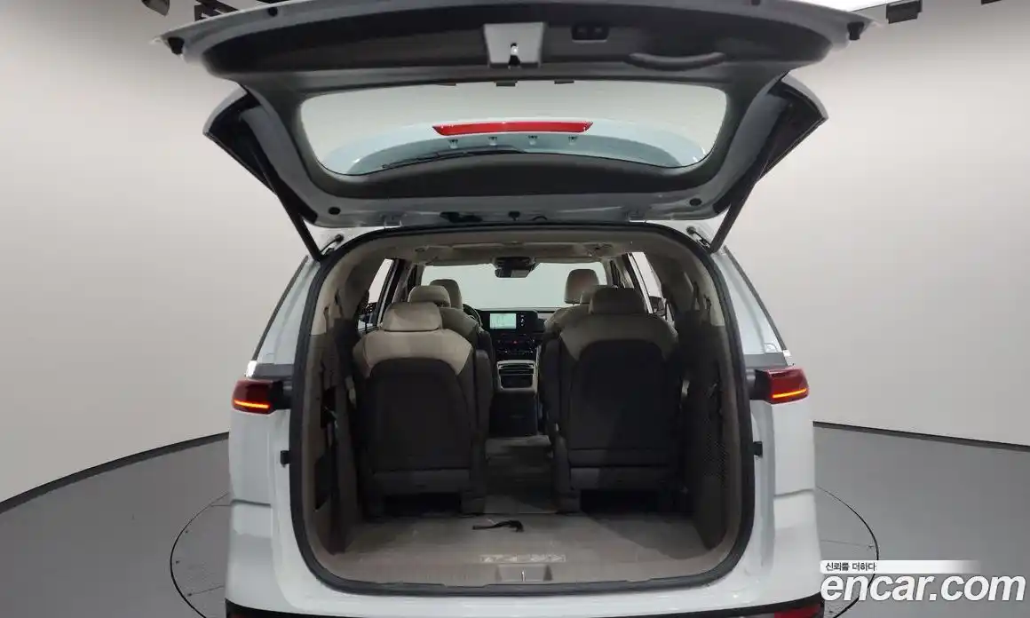 Kia Canival 2022 2.2 Автомат в Москве № 133901, фото 3