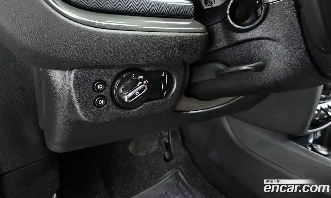 Mini Clubman 2018 2.0 Автомат в Москве № 136224, фото 17