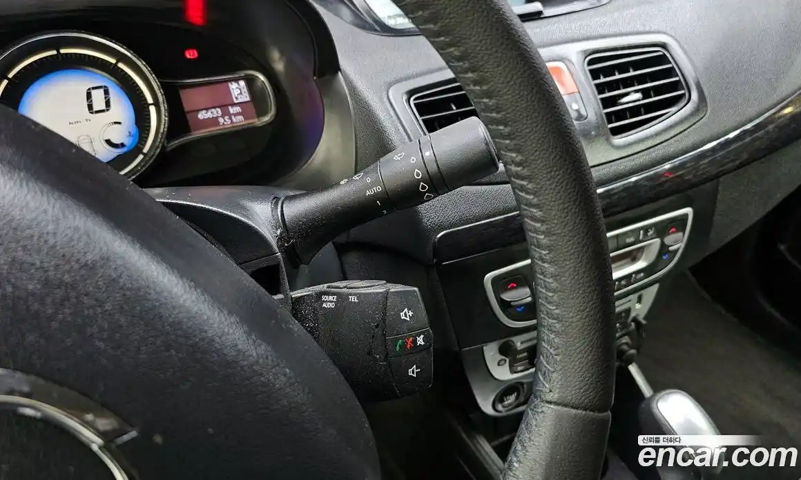 Renault SM3 2015 1.6 Автомат в Москве № 137174, фото 15