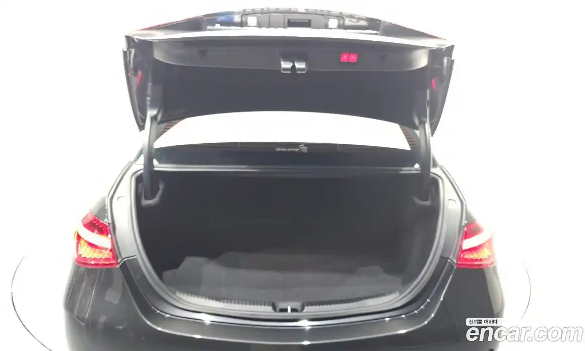 Mercedes-Benz C-Class 2022 2.0 Автомат в Москве № 139796, фото 1