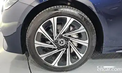 Mercedes-Benz E-Class 2024 2.0 Автомат в Москве № 142554, миниатюра 4