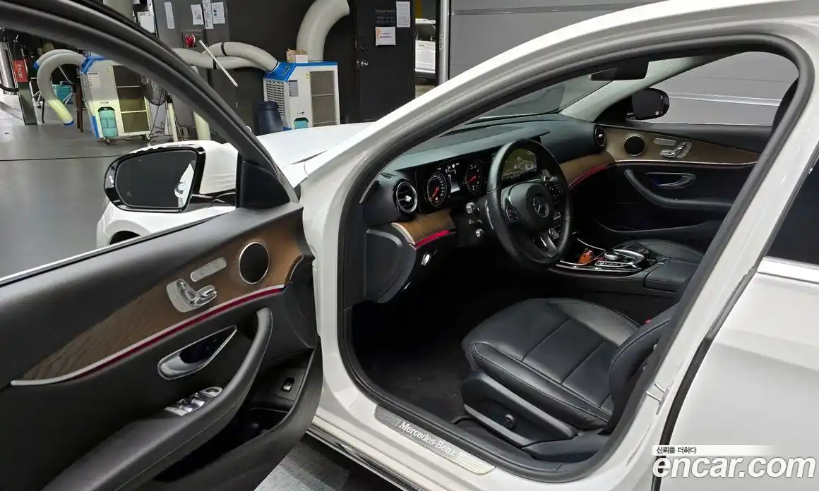 Mercedes-Benz E-Class 2018 2.0 Автомат в Москве № 142981, фото 18